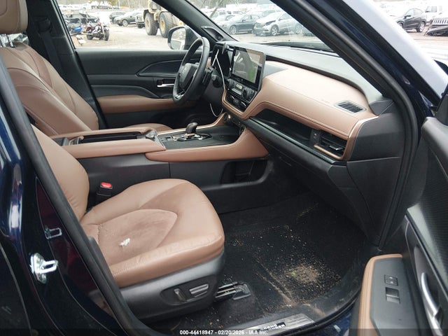 Toyota Grand Highlander Hybrid Platinum Max