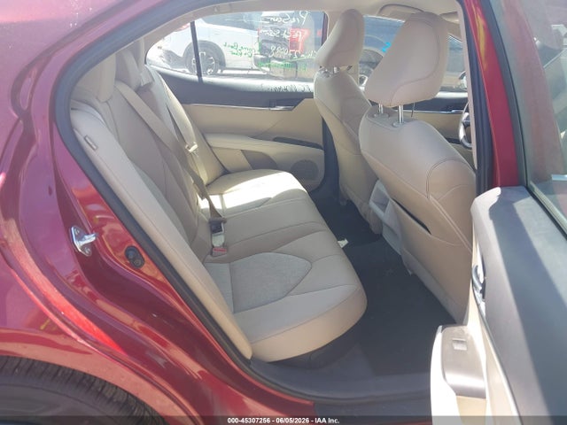 Toyota Camry Le Hybrid