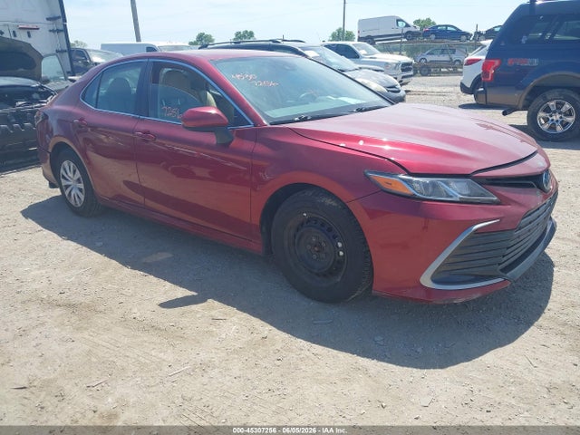 Salvage Toyota Camry Image