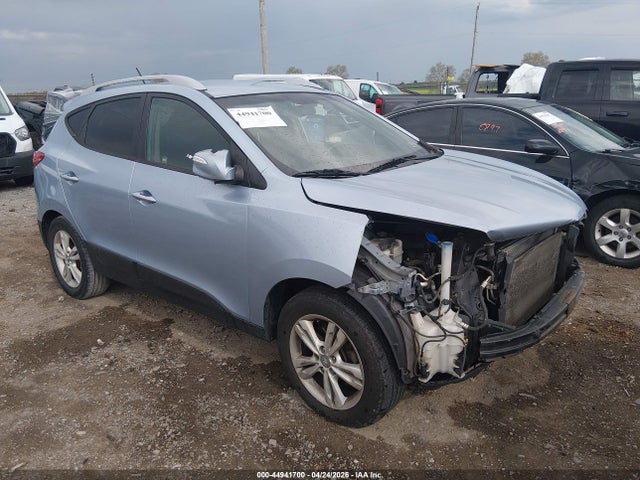 Salvage Hyundai TUCSON Image