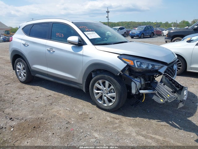 Salvage Hyundai TUCSON Image