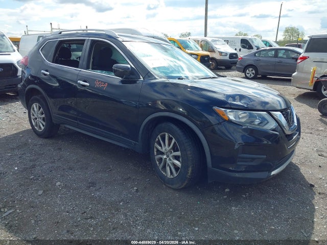 Salvage Nissan Rogue Image