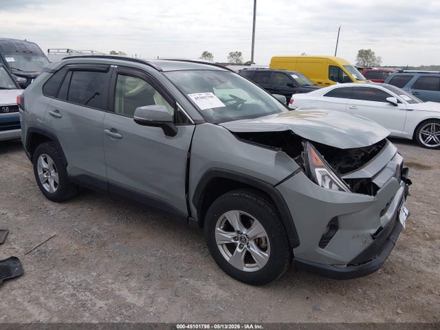 Salvage Toyota RAV4 Image
