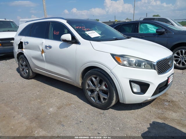 Salvage Kia Sorento Image