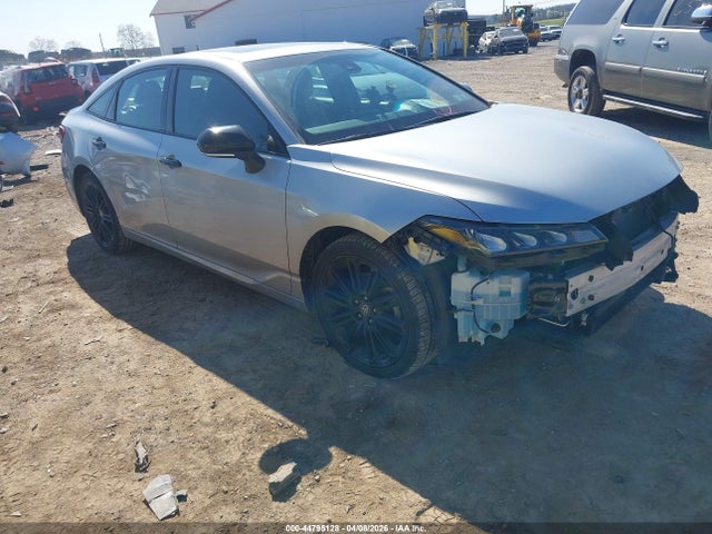 Salvage Toyota Avalon Image