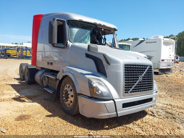 Salvage Volvo Vnl Image