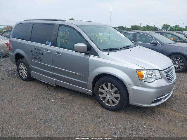 Salvage Chrysler Town & Country Image