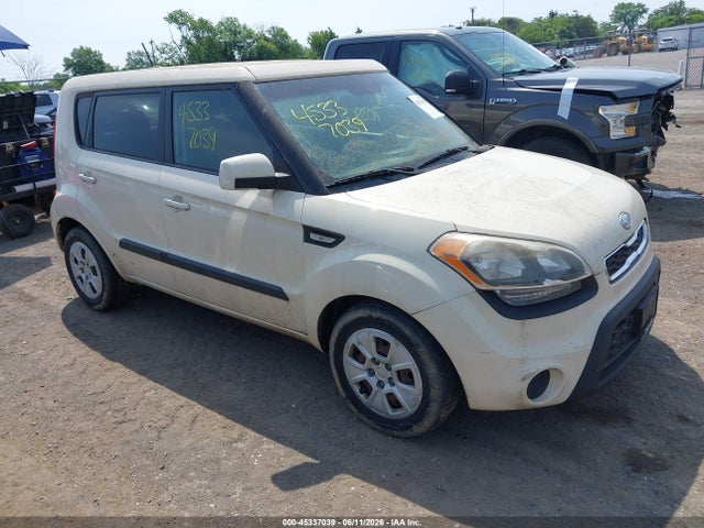Salvage Kia Soul Image