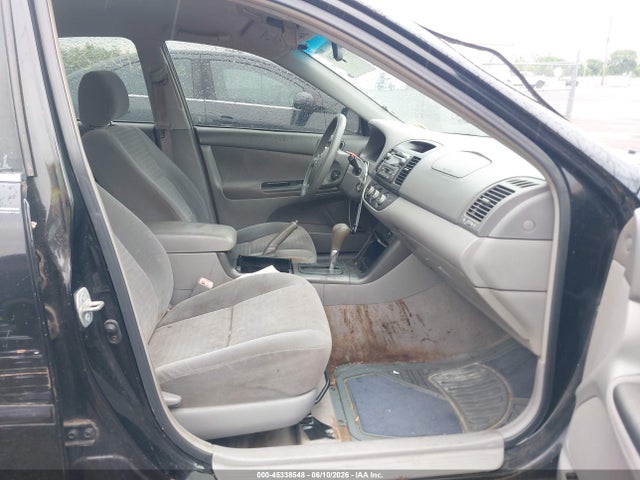 Toyota Camry Le V6