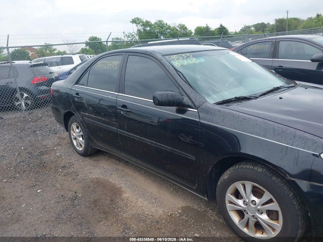 Toyota Camry Le V6