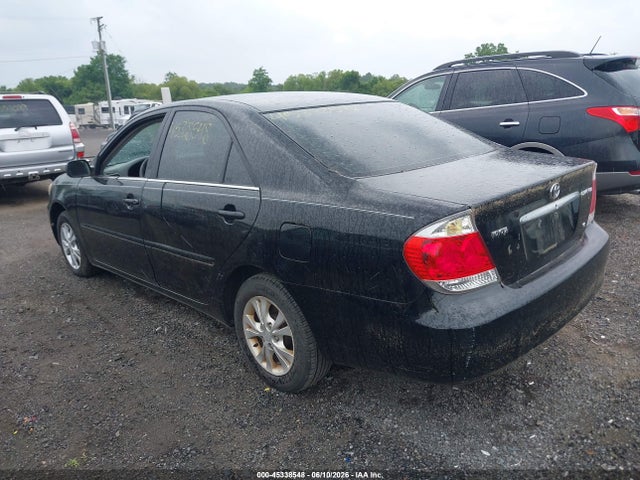 Toyota Camry Le V6