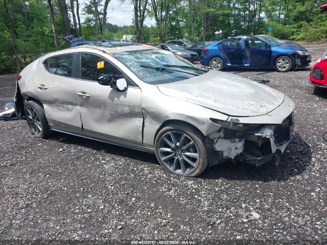 Salvage Mazda Mazda3 Image
