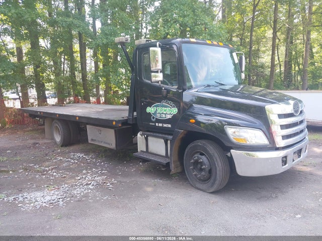 Salvage Hino 258 Image