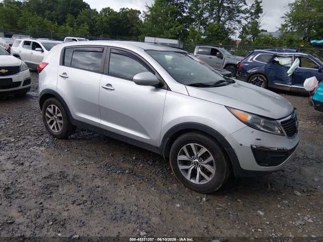 Salvage Kia Sportage Image
