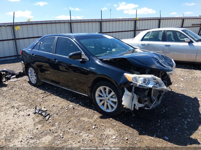 Salvage Toyota Camry Image