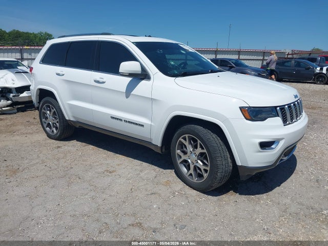 Salvage Jeep Grand Cherokee Image
