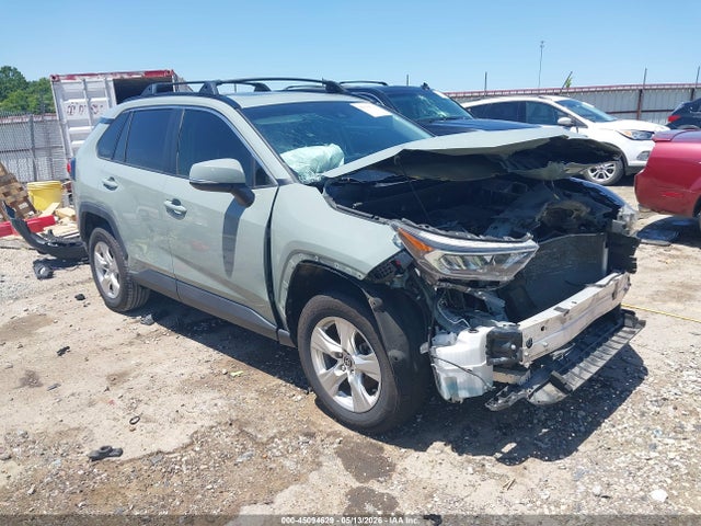 Salvage Toyota RAV4 Image