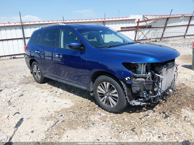 Salvage Nissan Pathfinder Image
