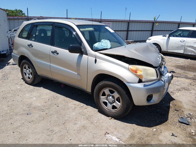 Salvage Toyota RAV4 Image