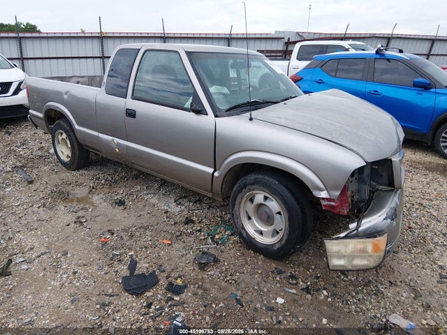 Salvage GMC Sonoma Image