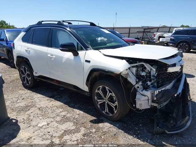 Salvage Toyota RAV4 Image