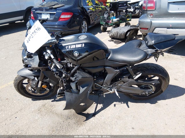 Yamaha Yzfr7
