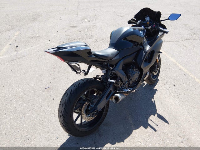 Yamaha Yzfr7