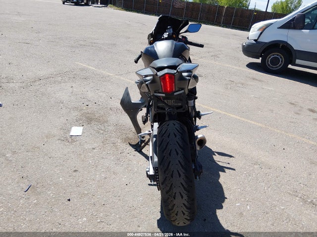 Yamaha Yzfr7