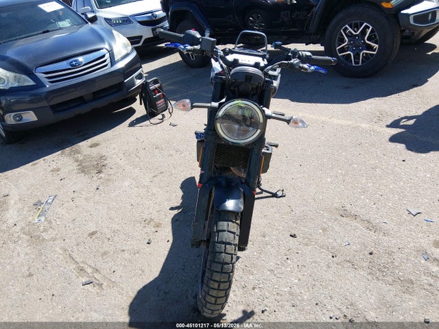 Husqvarna Vitpilen 401 Svartpilen 401