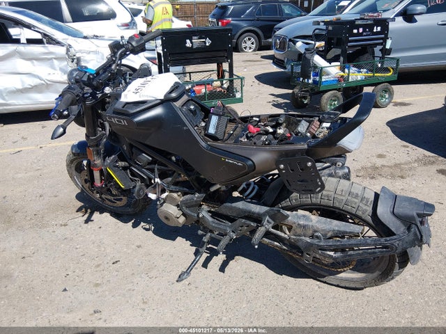 Husqvarna Vitpilen 401 Svartpilen 401