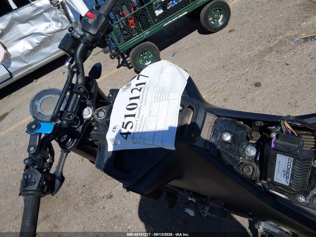 Husqvarna Vitpilen 401 Svartpilen 401