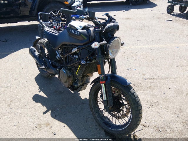Salvage Husqvarna Vitpilen 401 Svartpilen 401 Image