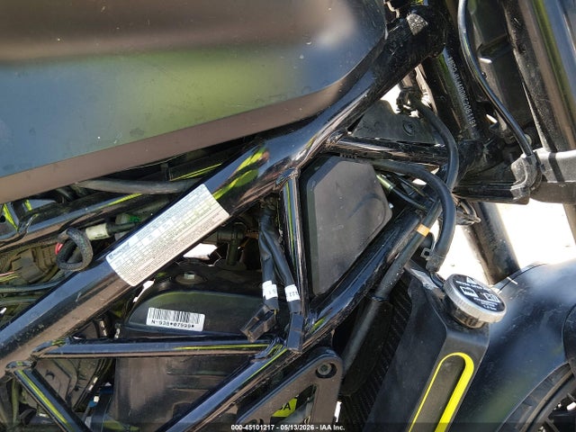 Husqvarna Vitpilen 401 Svartpilen 401