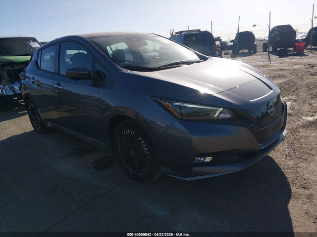 Salvage Nissan LEAF Image