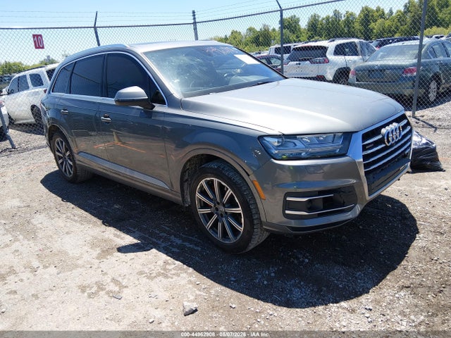 Salvage Audi Q7 Image
