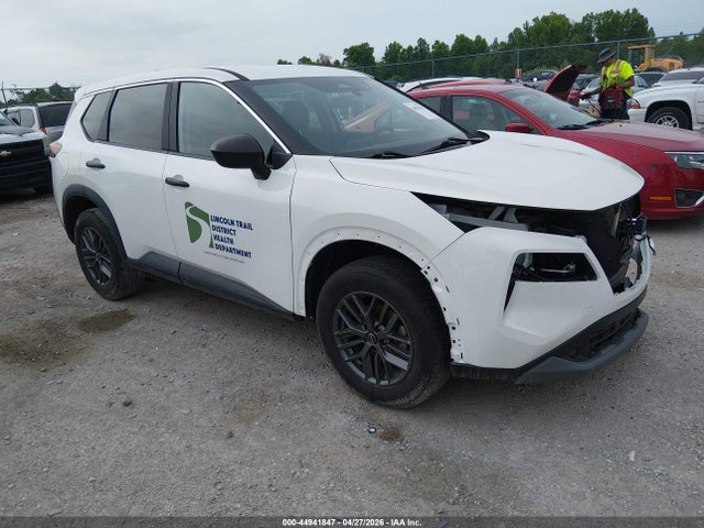 Salvage Nissan Rogue Image