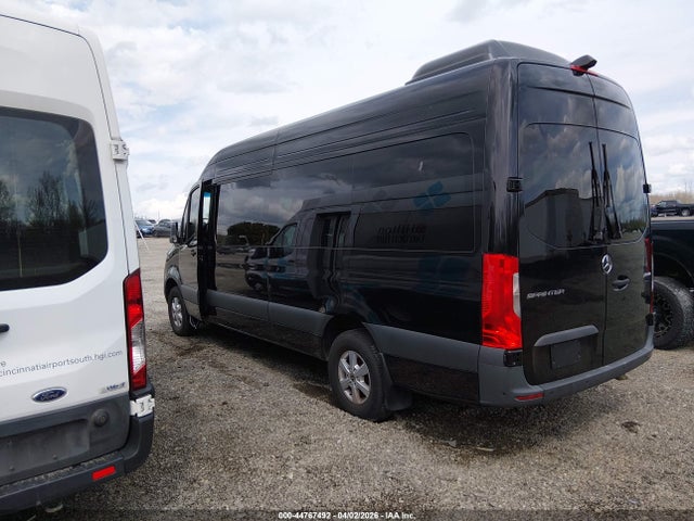Mercedes-Benz Sprinter 2500 High Roof 4-cyl Diesel Ho