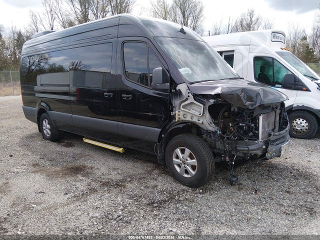 Salvage Mercedes-Benz Sprinter 2500 Image