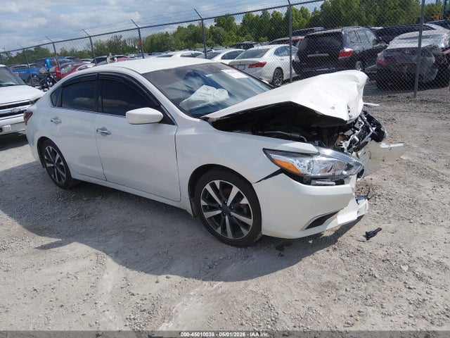 Salvage Nissan Altima Image
