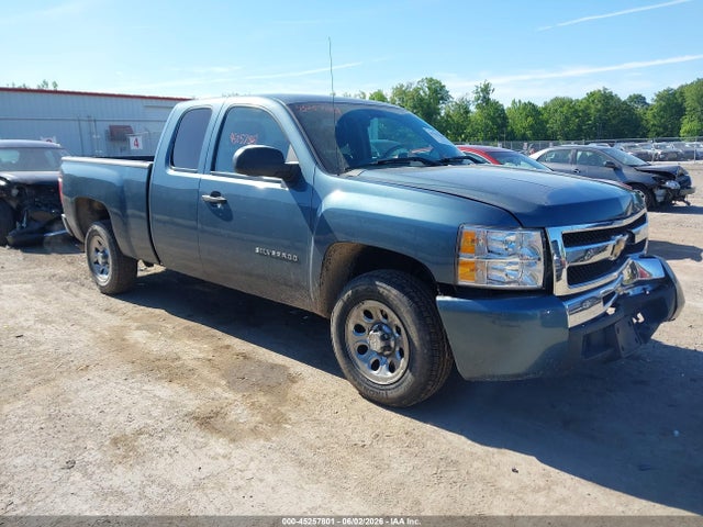 Salvage Chevrolet Silverado 1500 Image