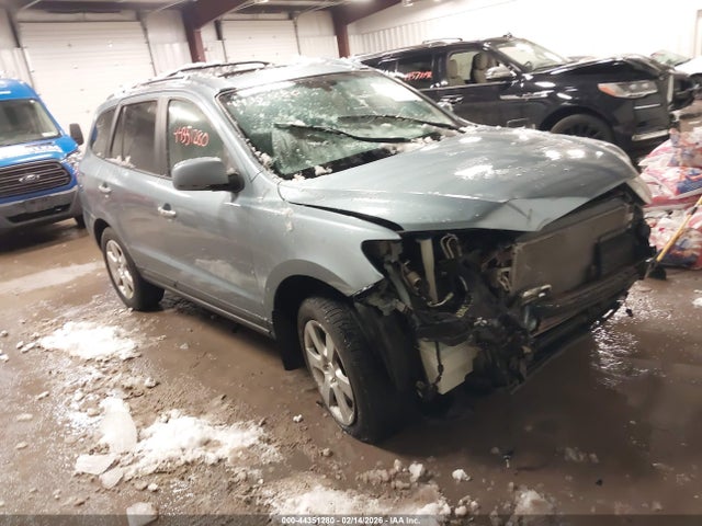 Salvage Hyundai SANTA FE Image