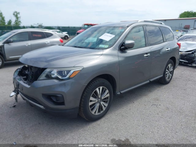 Nissan Pathfinder S