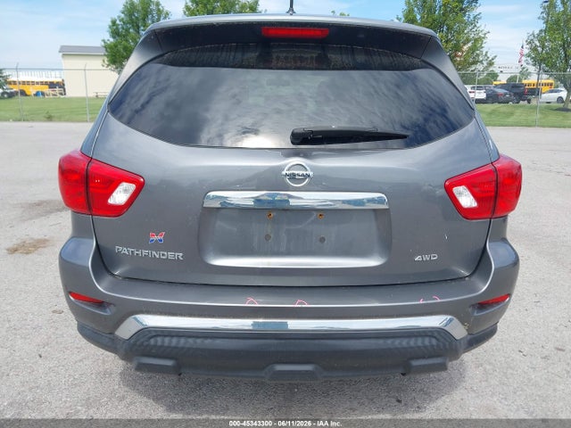 Nissan Pathfinder S