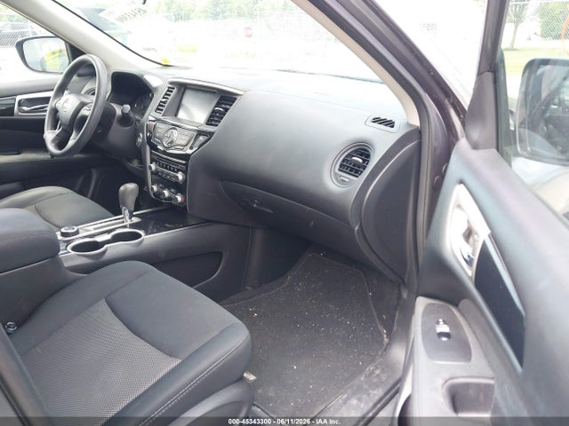 Nissan Pathfinder S