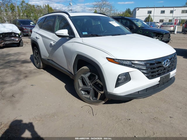 Salvage Hyundai TUCSON Image