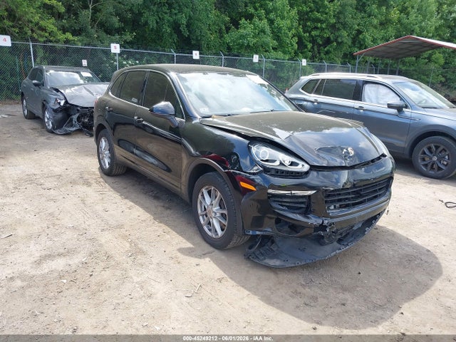 Salvage Porsche Cayenne Image