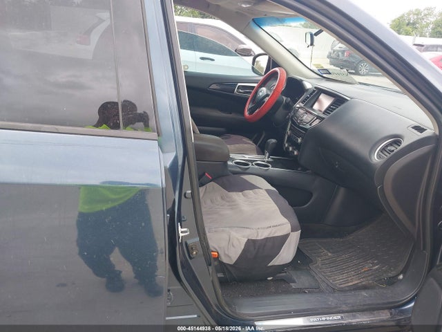 Nissan Pathfinder Sv
