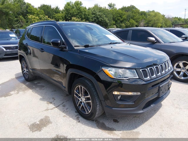 Salvage Jeep Compass Image