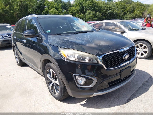 Salvage Kia Sorento Image