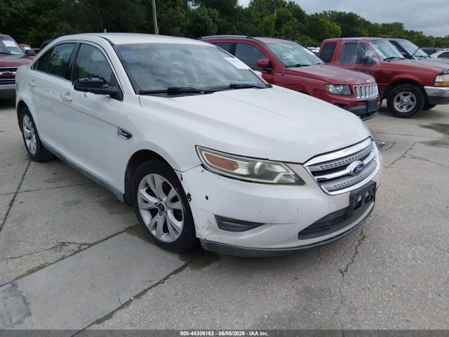 Salvage Ford Taurus Image